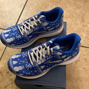 Brooks Revel 3 Ugly Christmas Shoes Size 8